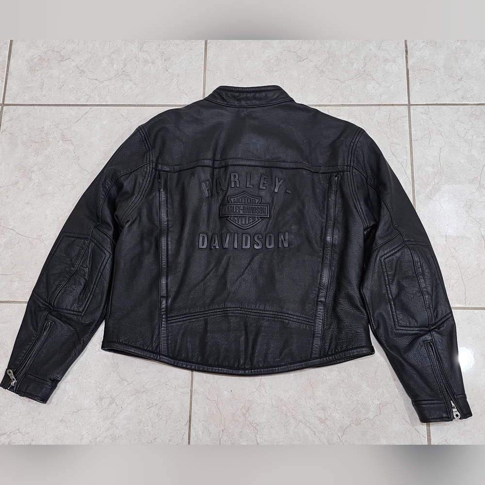 Genuine Harley Davidson leather womens cruiser Jacket Embossed.